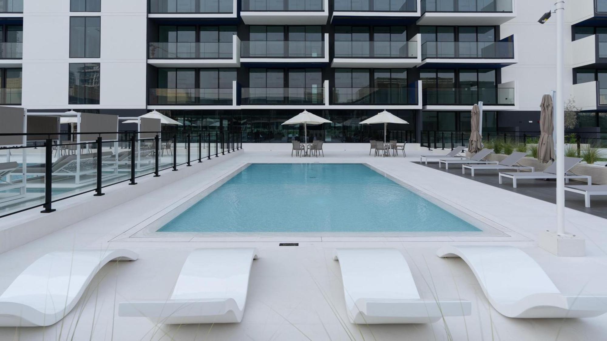 Spacious 1br With Big Balcony In Jvc *