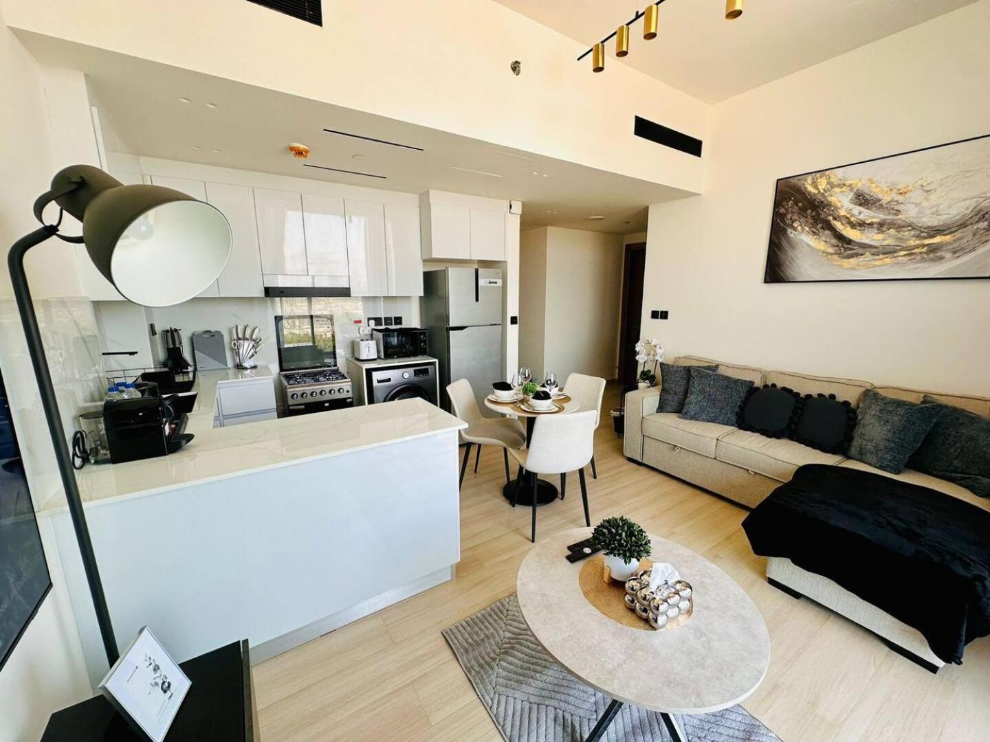 Fully Furnished Cozy 1br In Jvc With Balcony