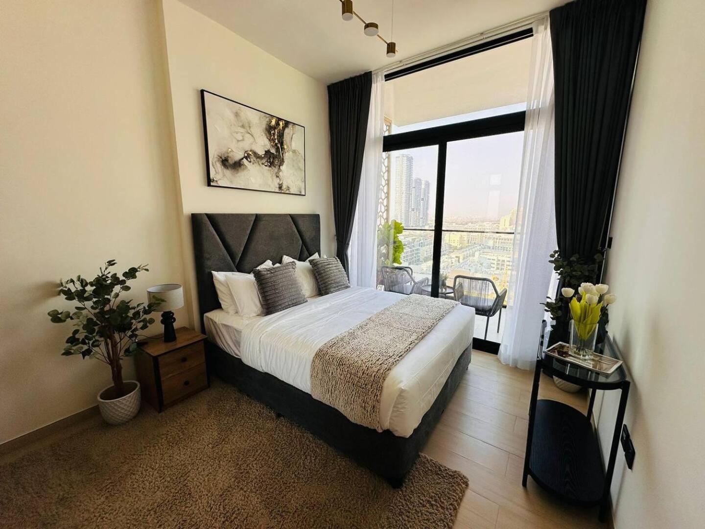 Premium 1br Fully Furnished With Balcony *