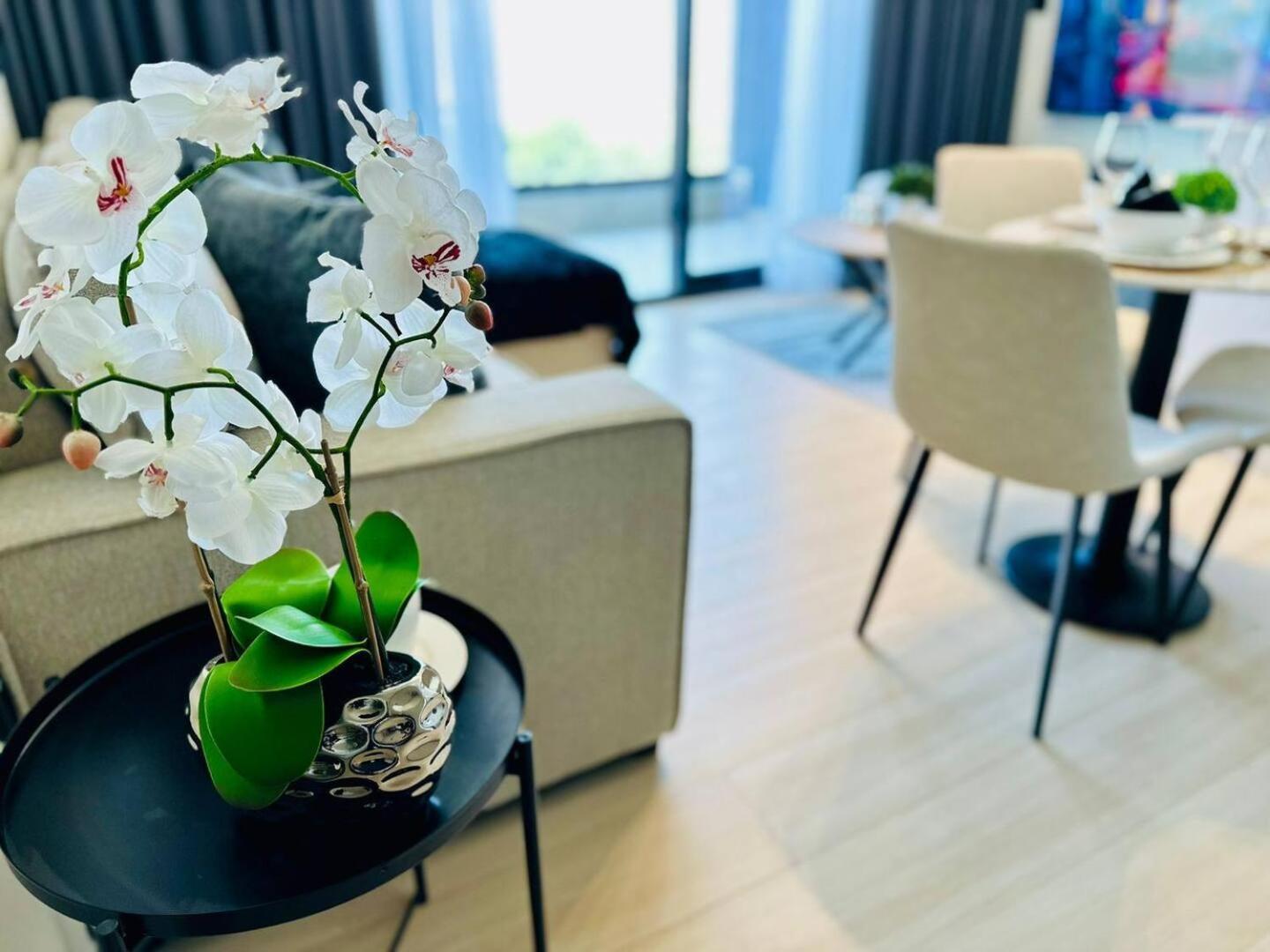 Fully Furnished Cozy 1br In Jvc With Balcony Apartment Dubai