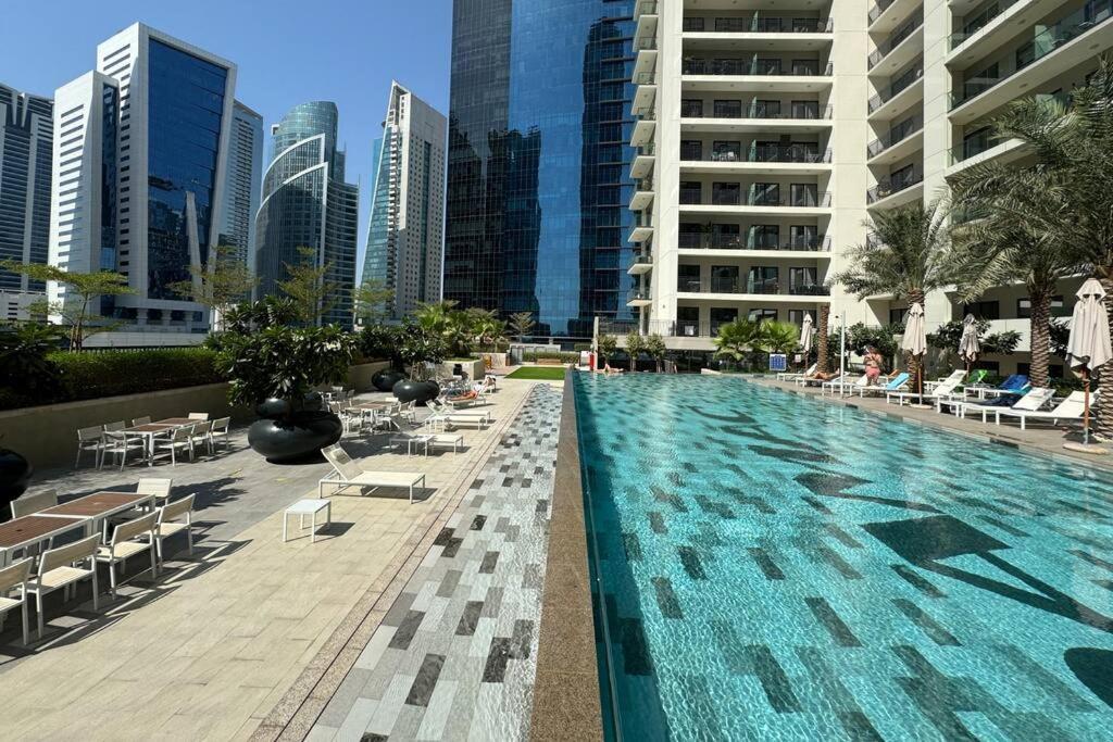 Superb 1br In The Heart Of Business Bay Dubai