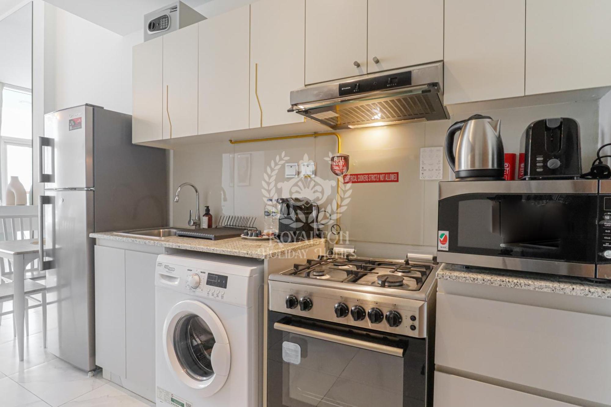 Royalton - Canal View Charm In Binghatti Millennium Dubai