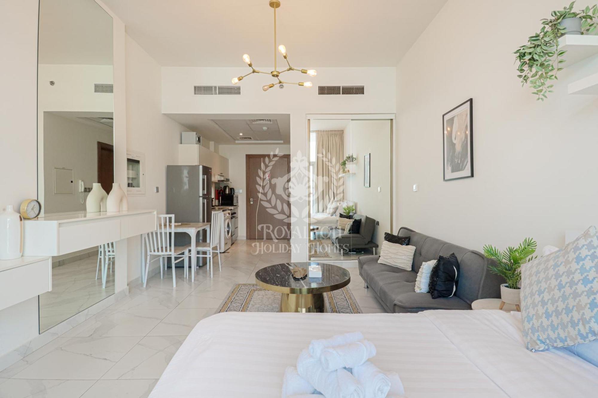 Apartment Royalton - Canal View Charm In Binghatti Millennium Dubai