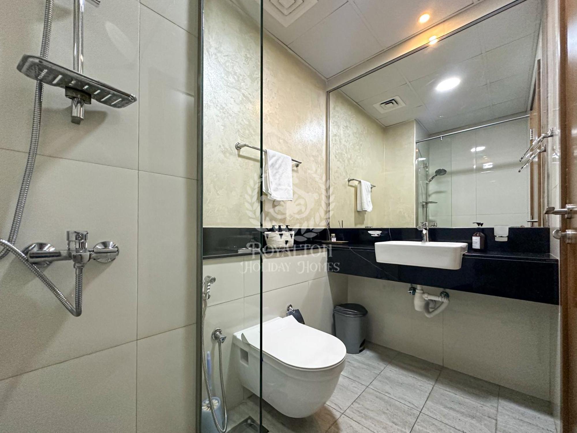 Apartment Royalton - Canal View Charm In Binghatti Millennium