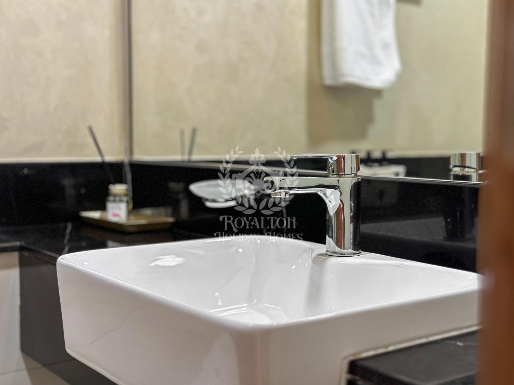 Royalton - Canal View Charm In Binghatti Millennium Dubai