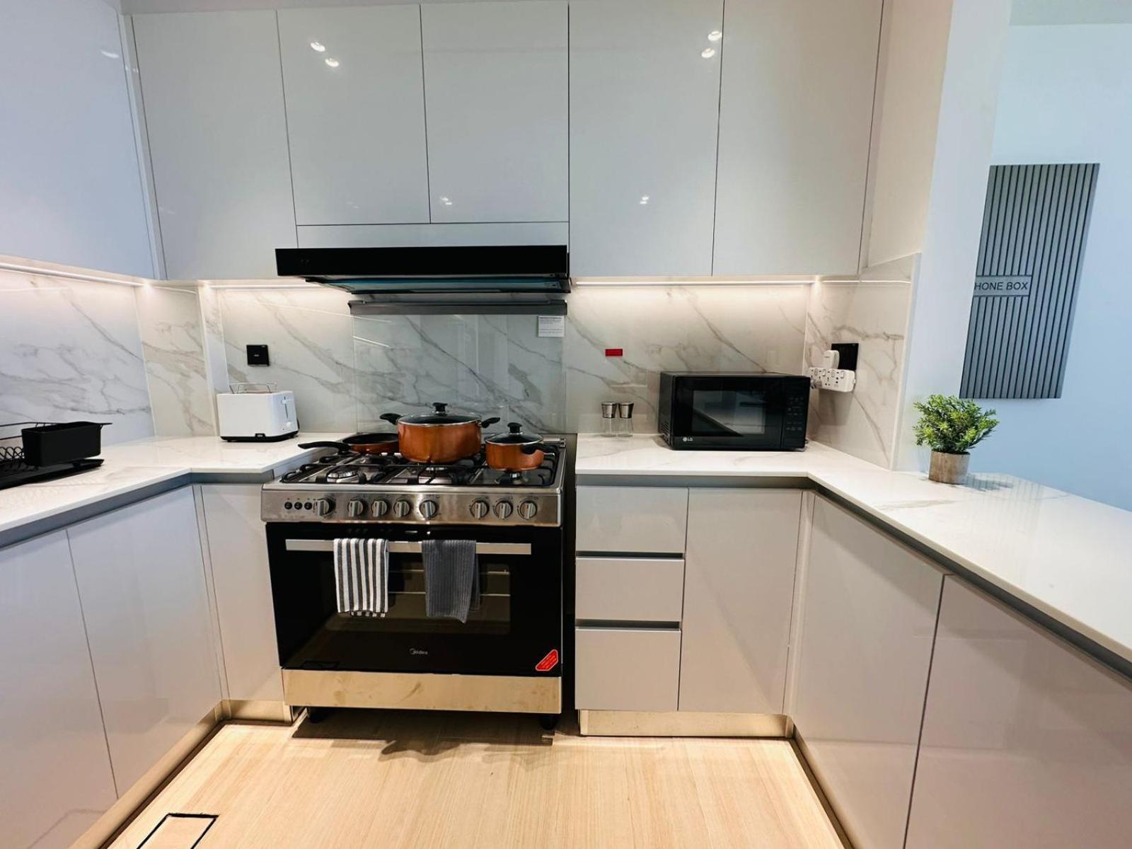 Spacious 1br With Big Balcony In Jvc