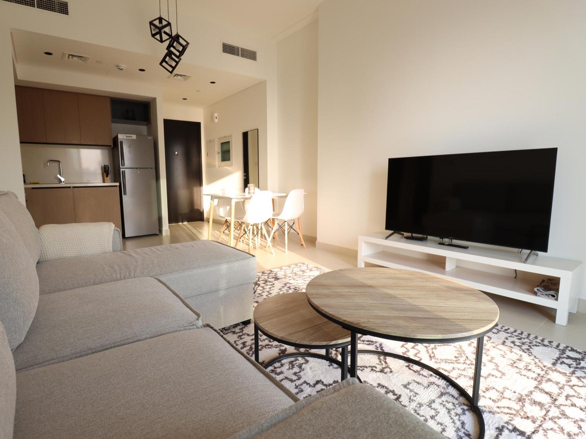 Iconic Burj View - Burj Crown - 5 Min Walk To Mall Apartment
