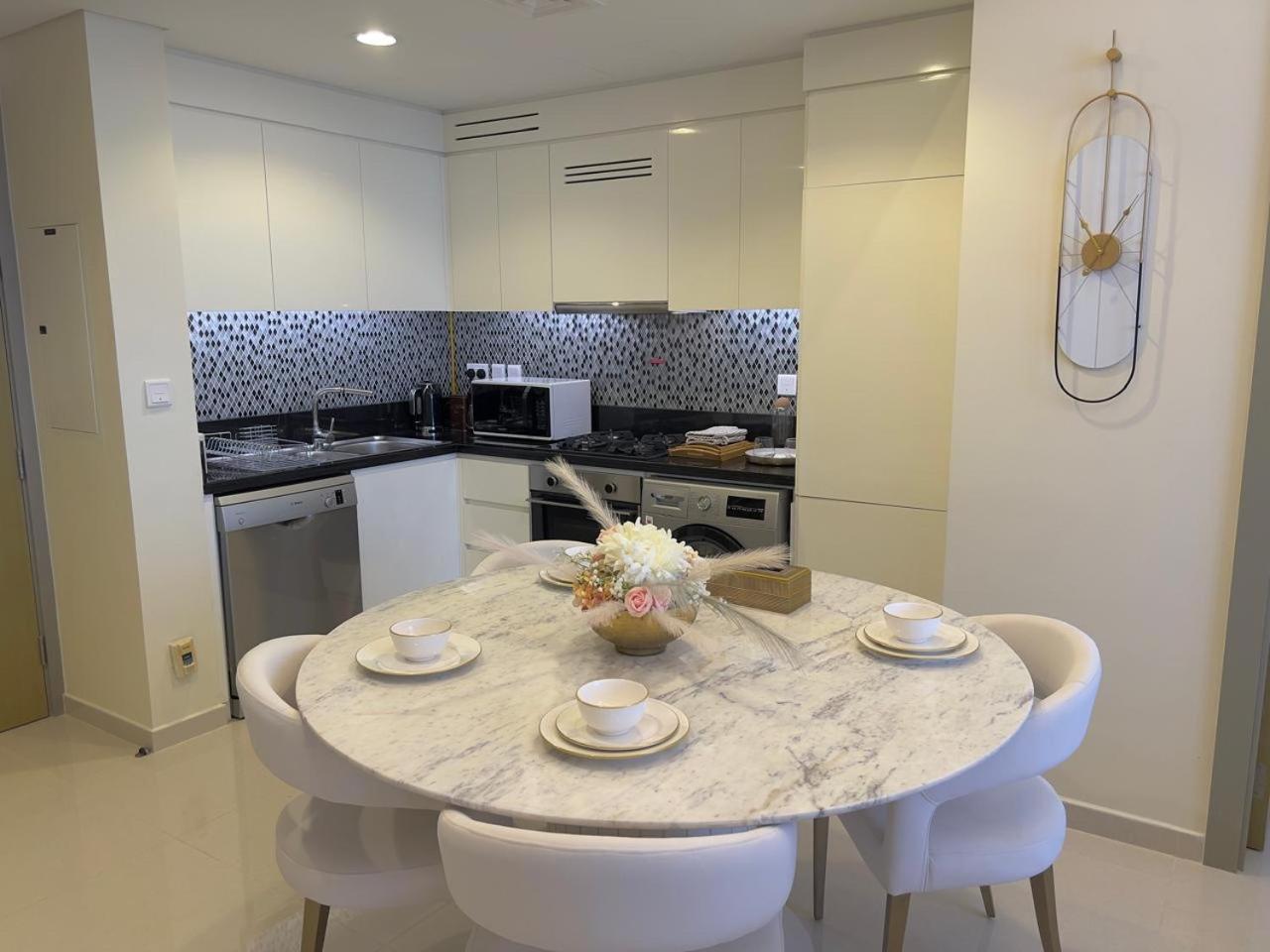 2 Bedroom In Downtown *