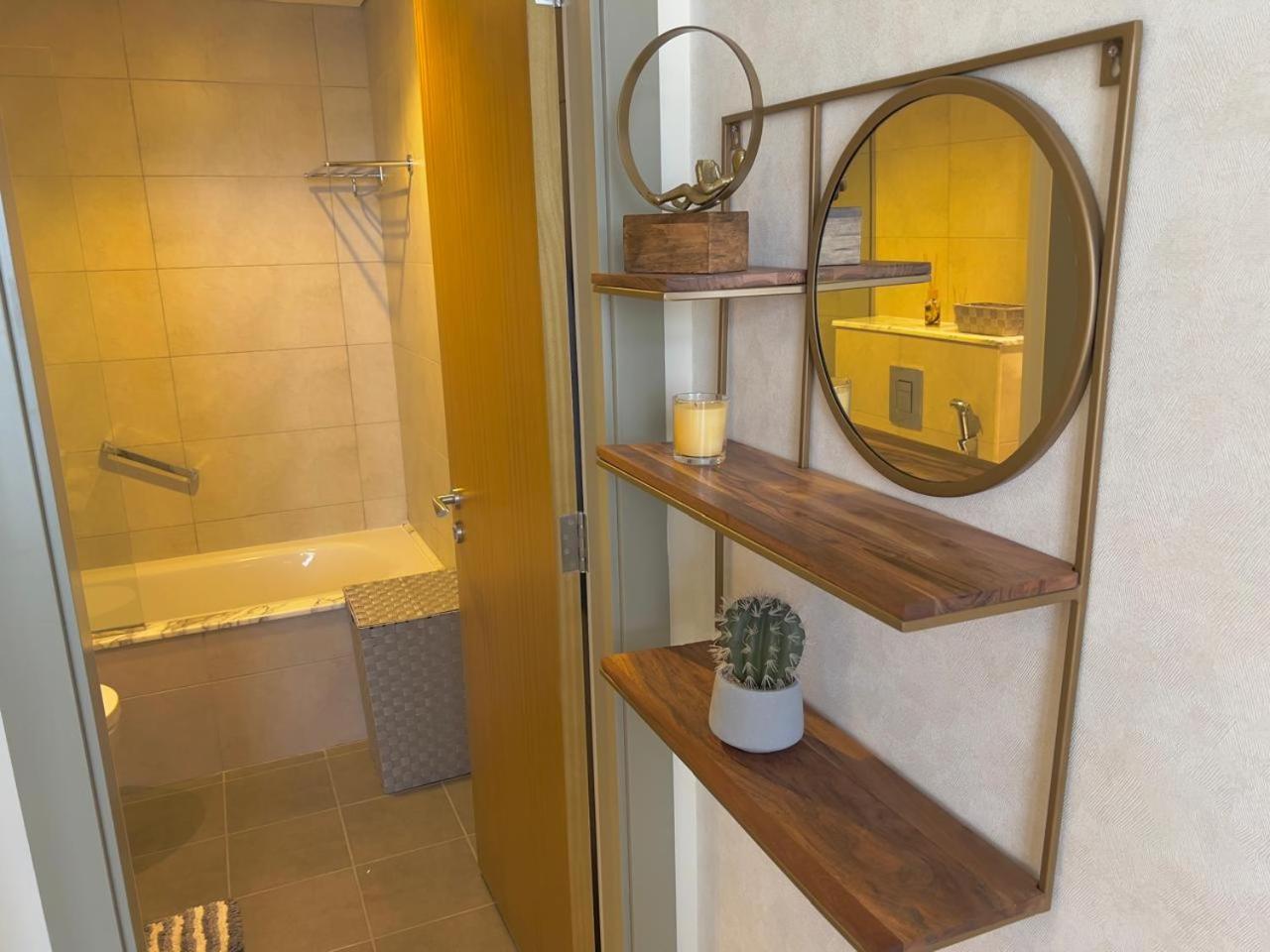 Apartment 2 Bedroom In Downtown *
