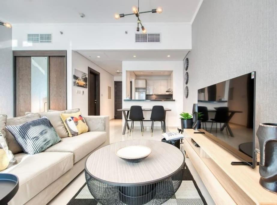Bright & Serene Flat In The Marina, By Only