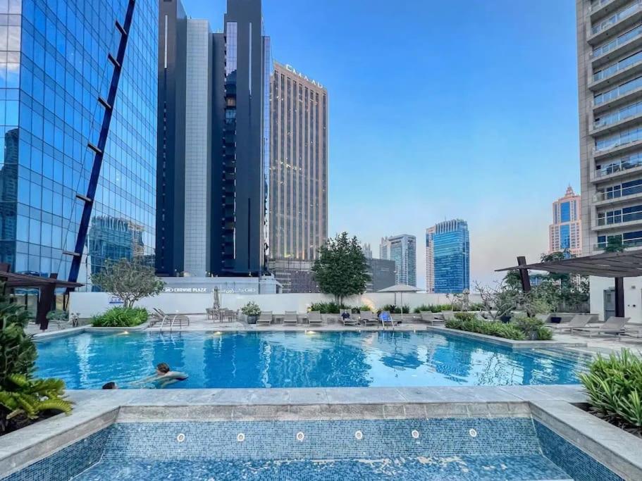 Apartment Bright & Serene Flat In The Marina, By Only Dubai