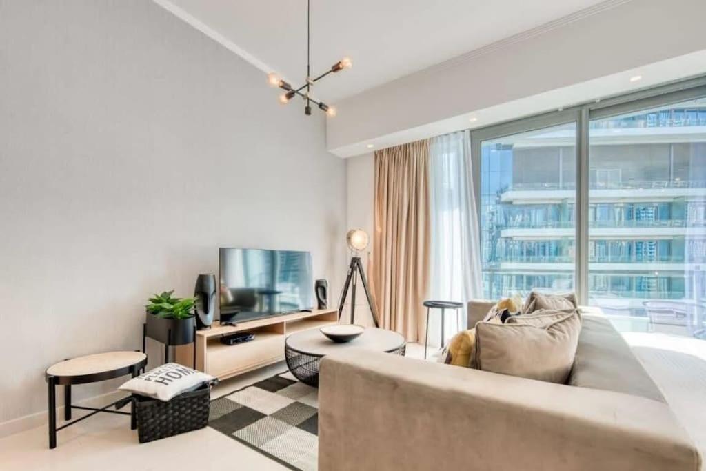 Apartment Bright & Serene Flat In The Marina, By Only Dubai