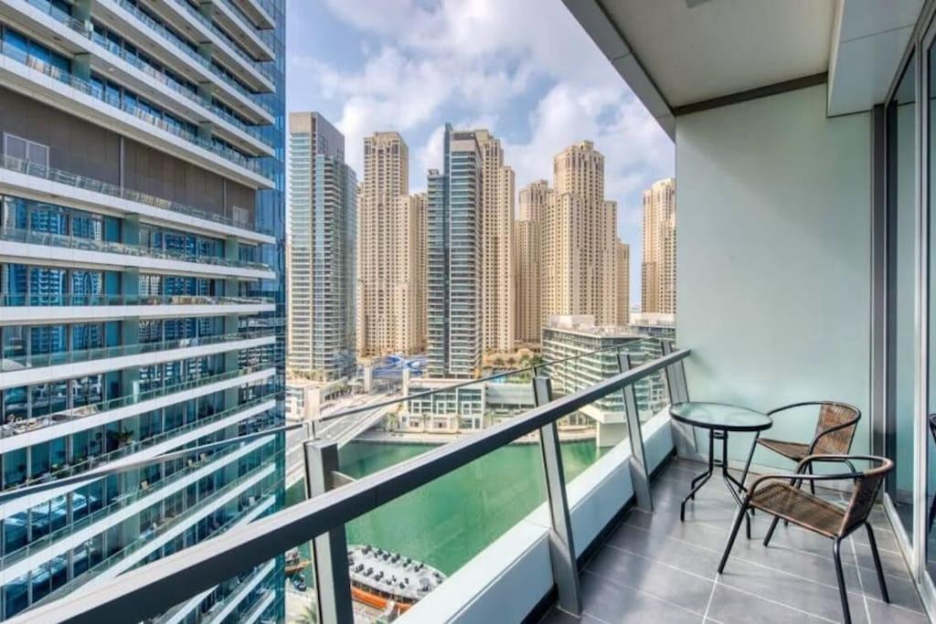 Apartment Bright & Serene Flat In The Marina, By Only