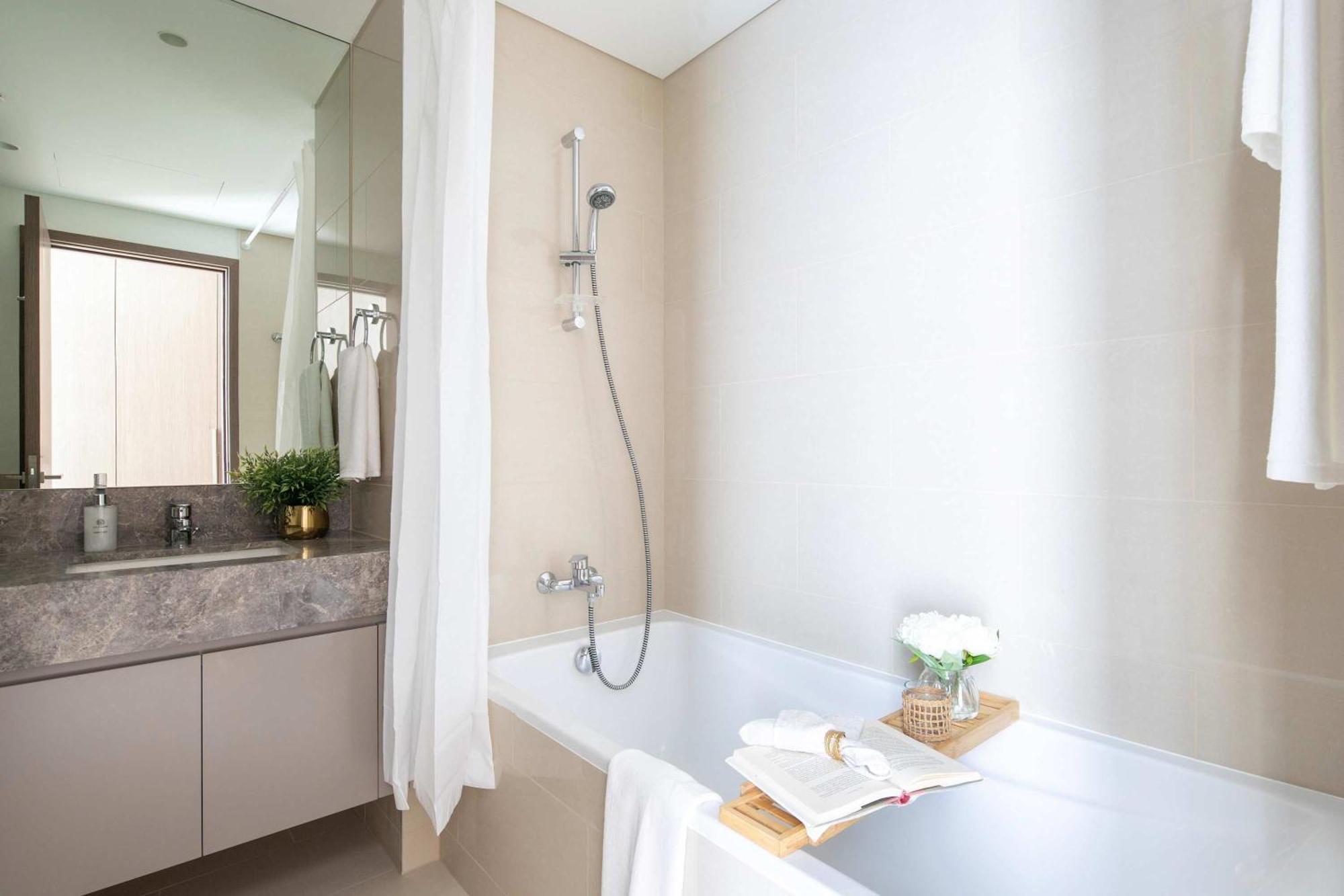 Apartment Frank Porter - Act 1 Act 2 Dubai