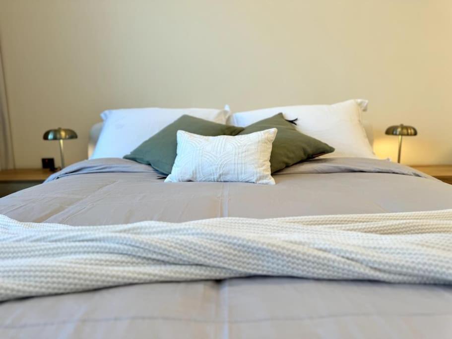 Brand New - Comfy & Wfh Apartment