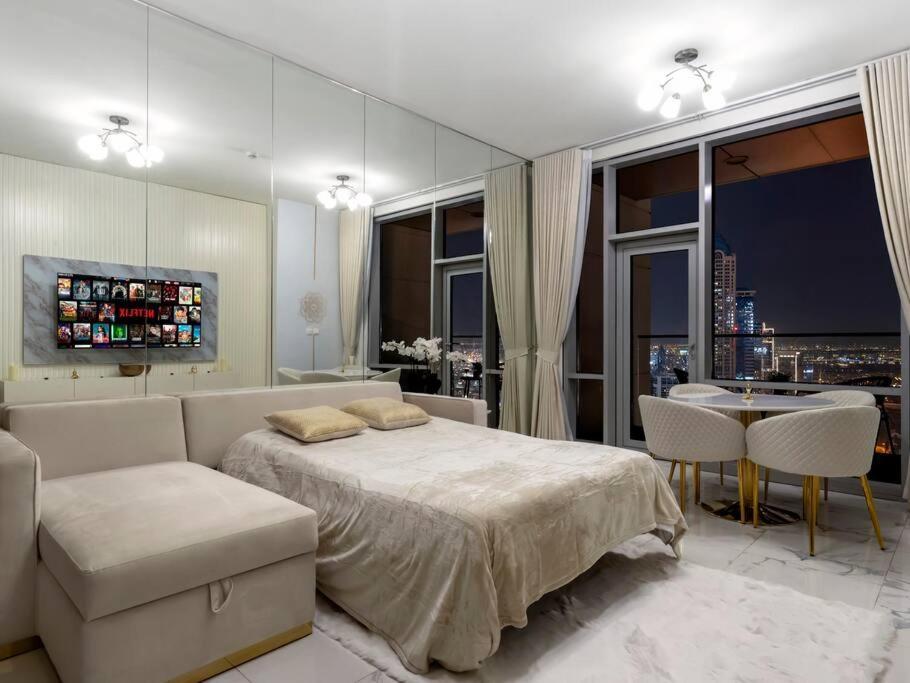 Luxury In Business Bay Water Canal View Apartment Dubai