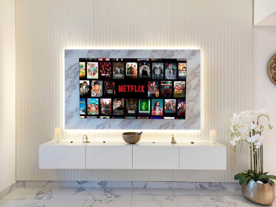 Luxury In Business Bay Water Canal View Apartment