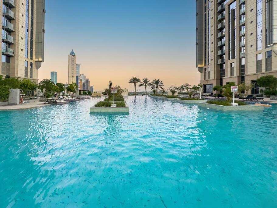 Luxury In Business Bay Water Canal View * Dubai