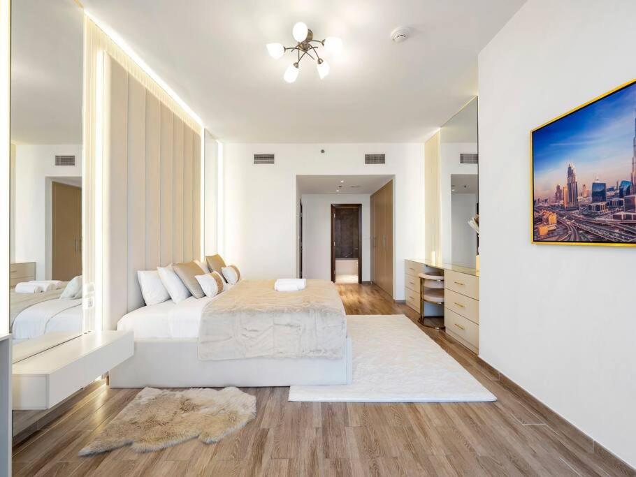 Luxury In Business Bay Water Canal View Apartment *
