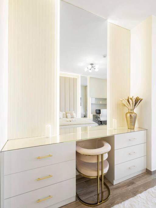Apartment Luxury In Business Bay Water Canal View Dubai