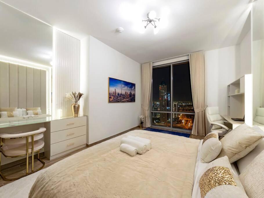 Luxury In Business Bay Water Canal View Apartment