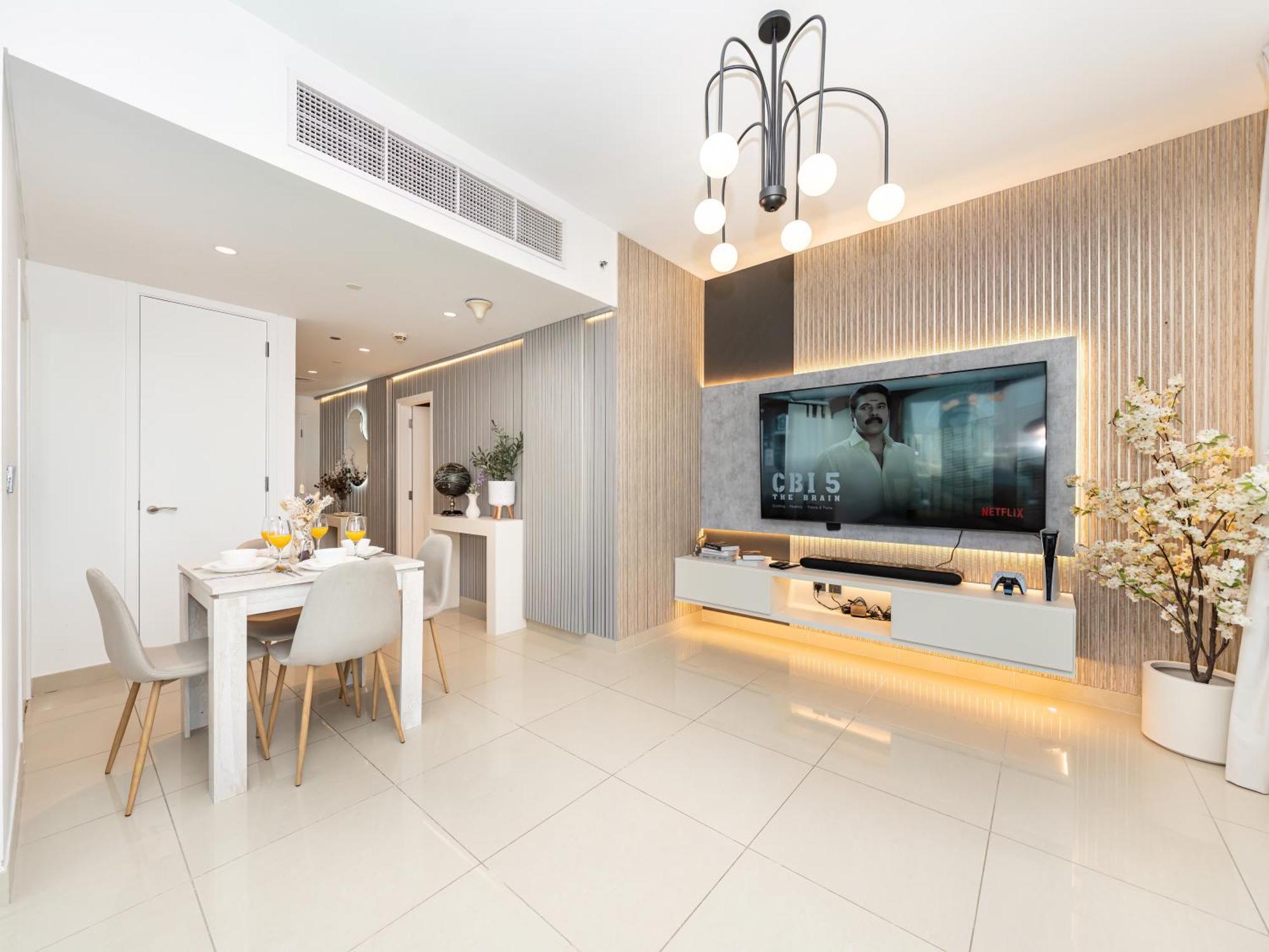Apartment Lavish 2 Bedroom I Burj Khalifa & Fountain Views I Free Gym, Pool, Parking, Wi-fi And Ps5 I By Skyline Serenity Dubai