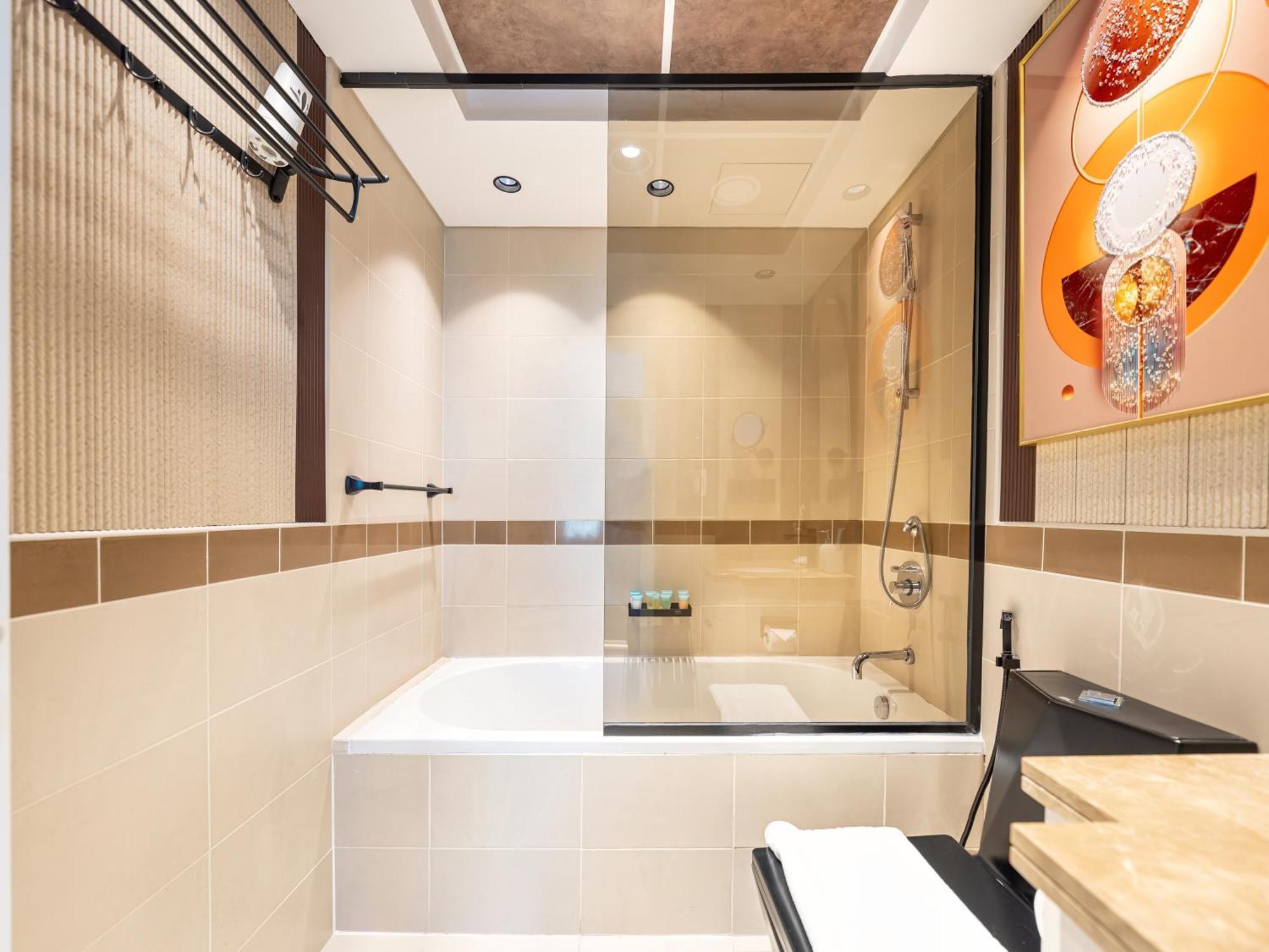 Lavish 2 Bedroom I Burj Khalifa & Fountain Views I Free Gym, Pool, Parking, Wi-fi And Ps5 I By Skyline Serenity Apartment *