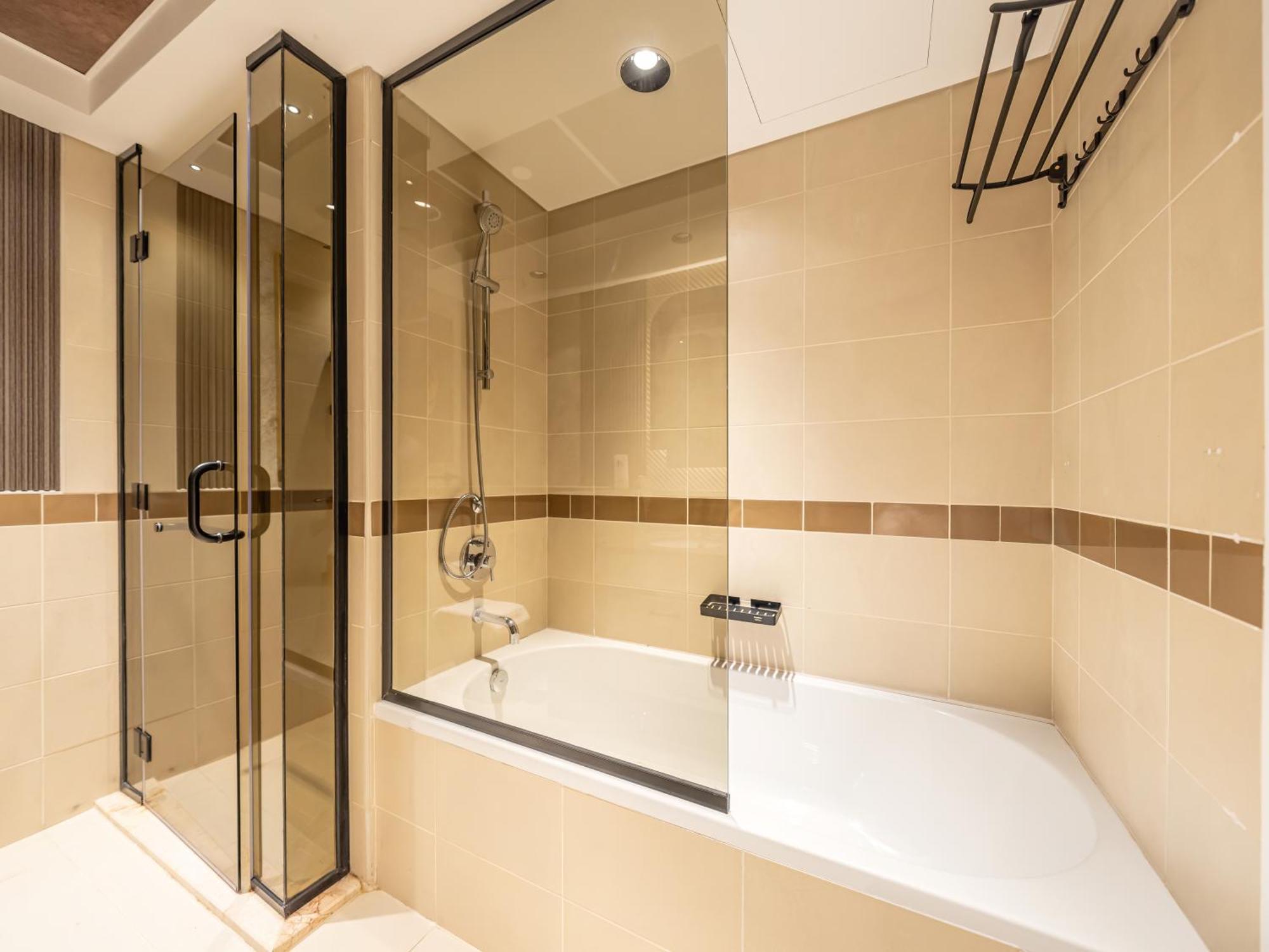 Lavish 2 Bedroom I Burj Khalifa & Fountain Views I Free Gym, Pool, Parking, Wi-fi And Ps5 I By Skyline Serenity * Dubai