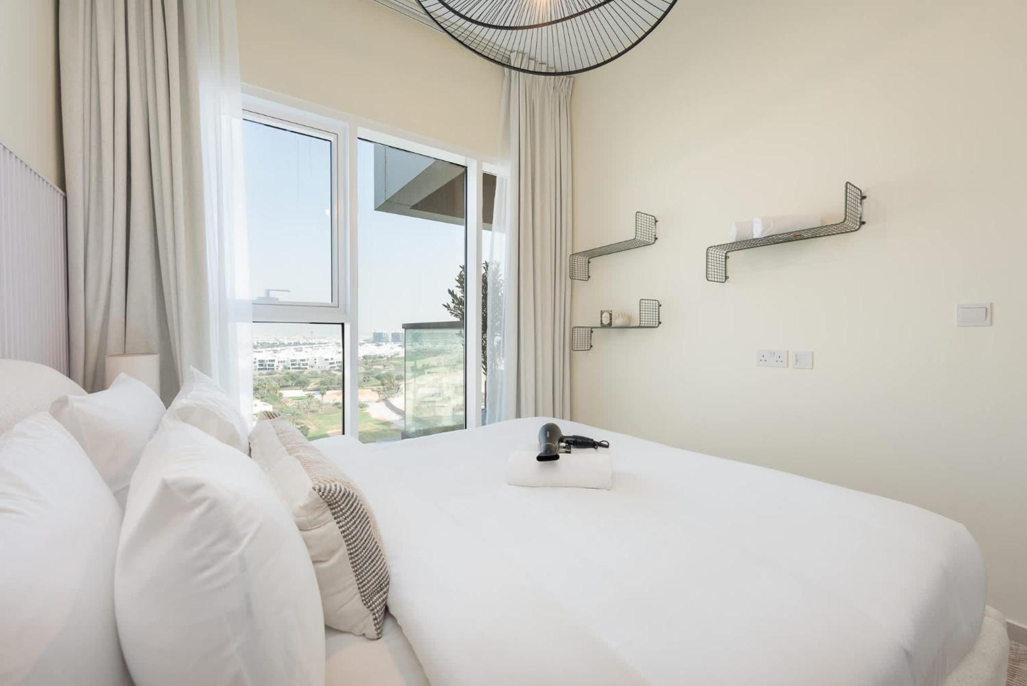 Cozy 1-bedroom At Golf In Damac Hills With Relaxing Views! Apartment Dubai