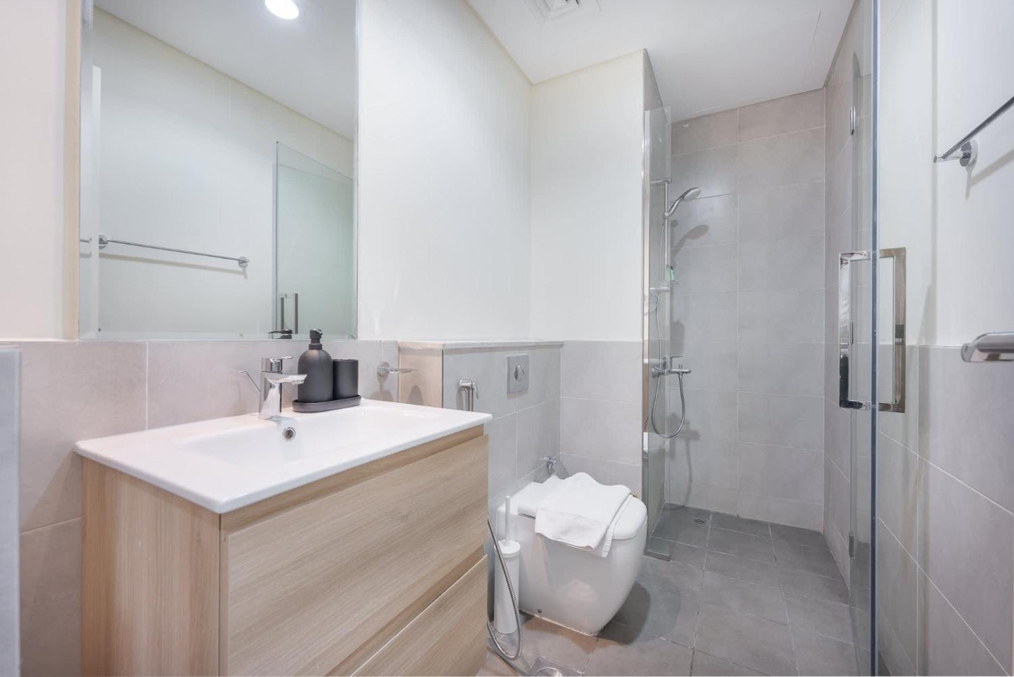 Apartment Cozy 1-bedroom At Golf In Damac Hills With Relaxing Views! Dubai