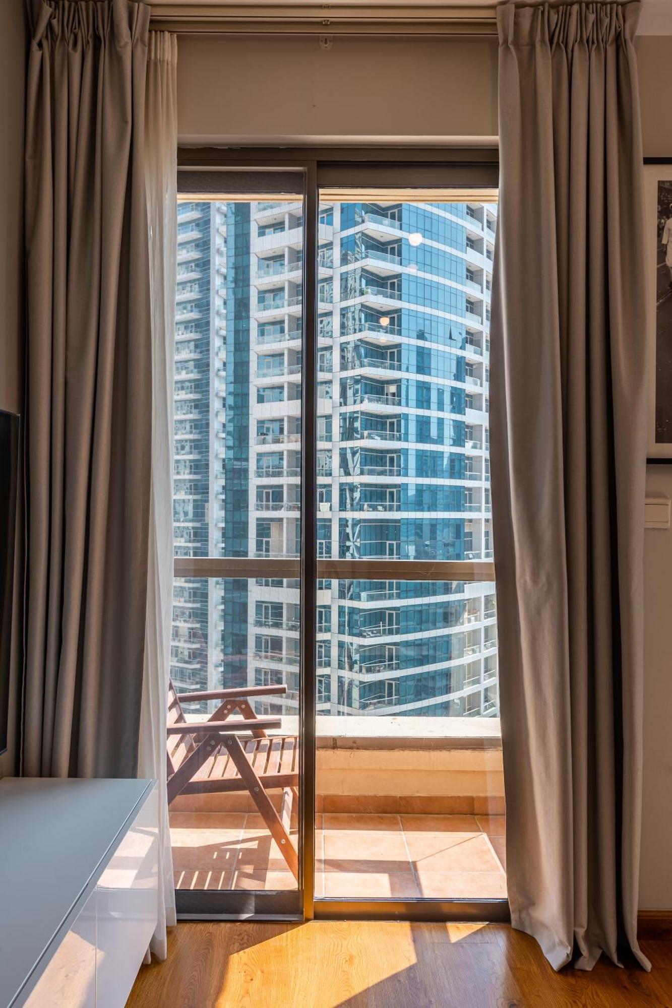 Beautiful 1 Bedroom By The Apartment *