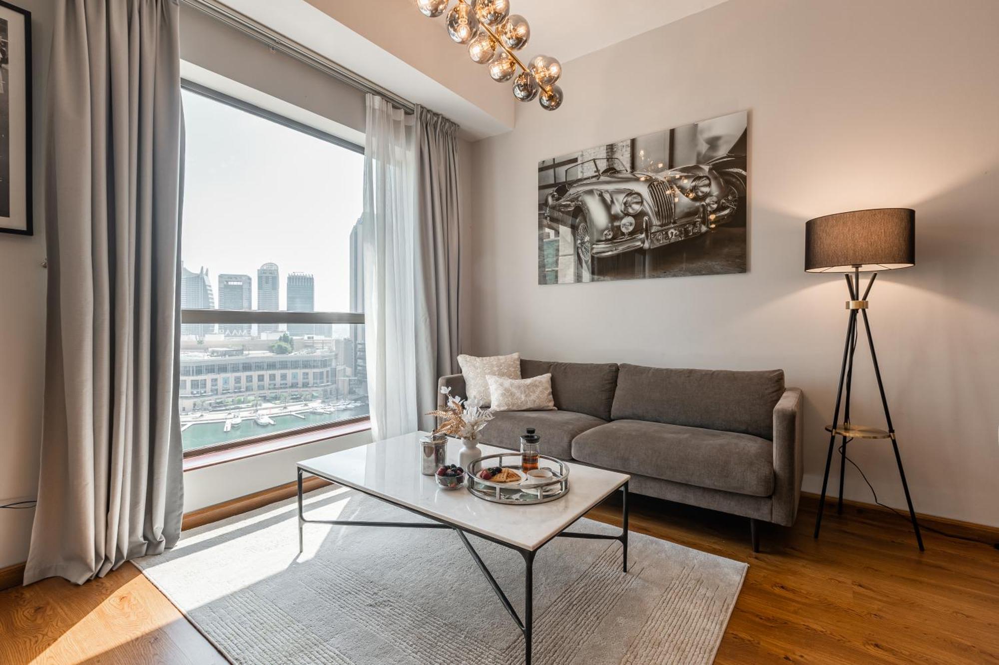 Beautiful 1 Bedroom By The *