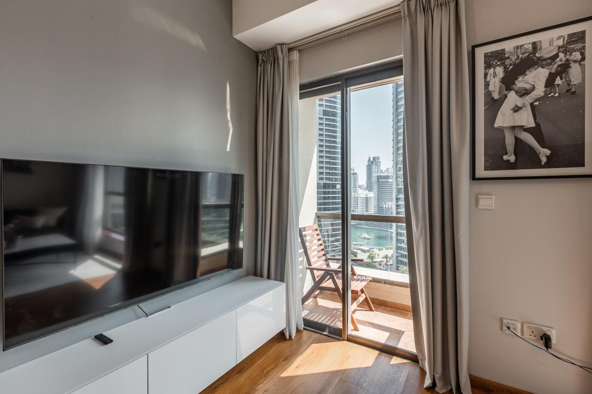 Beautiful 1 Bedroom By The Apartment Dubai