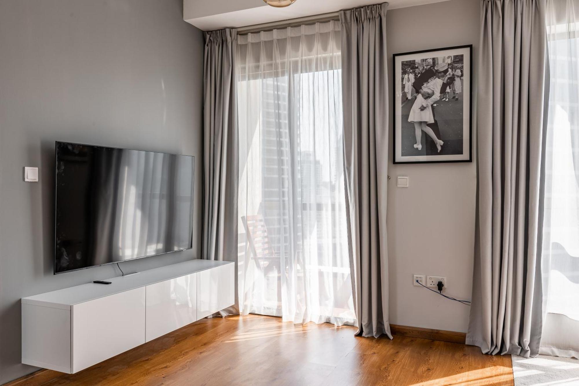 Beautiful 1 Bedroom By The Apartment Dubai