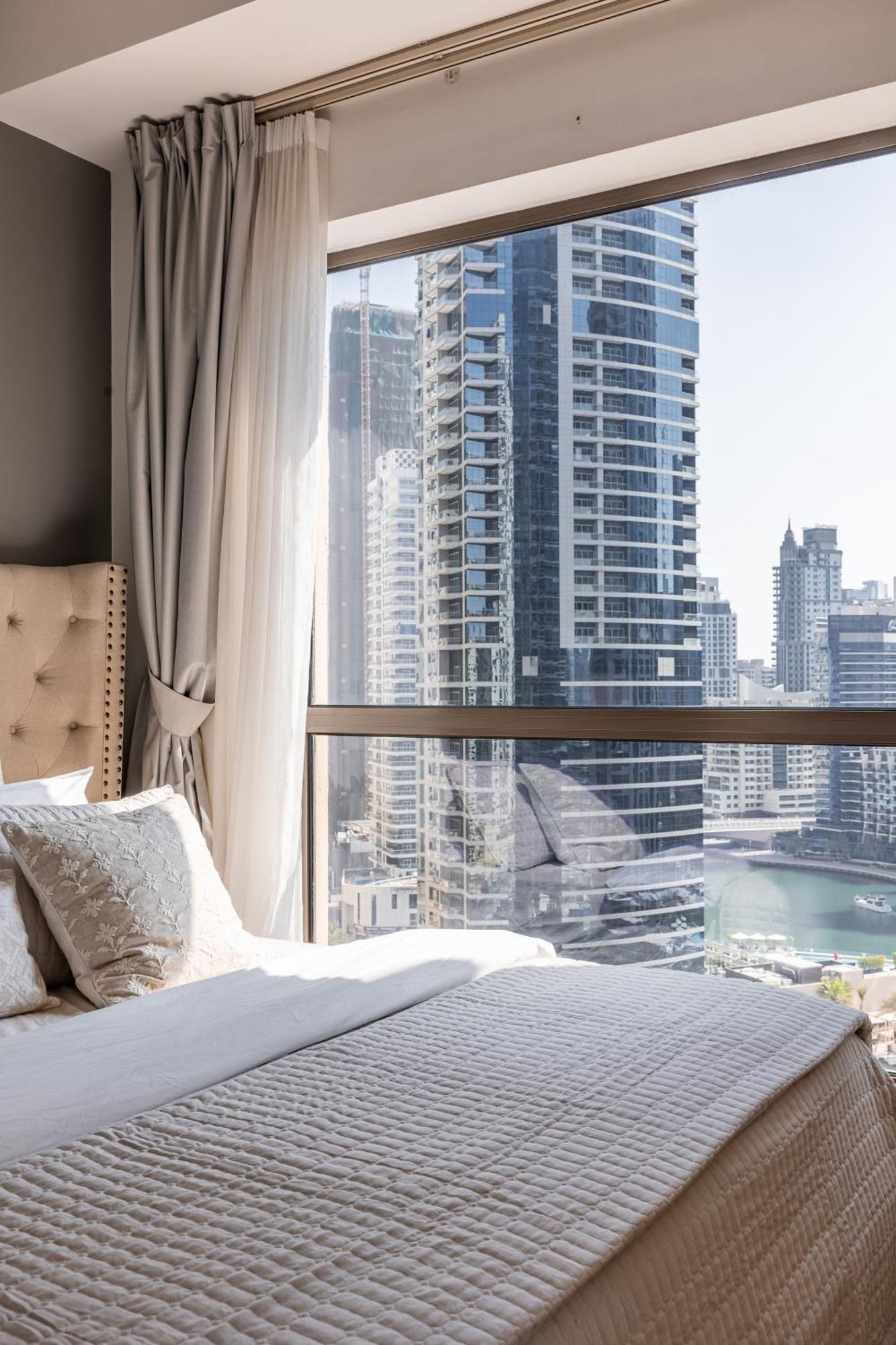 Beautiful 1 Bedroom By The