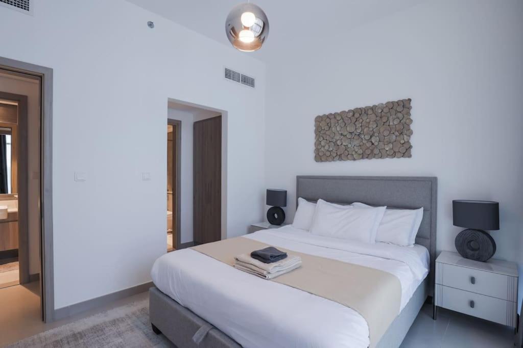 Chic 1 Bedroom In Prive Residence, Hills Dubai