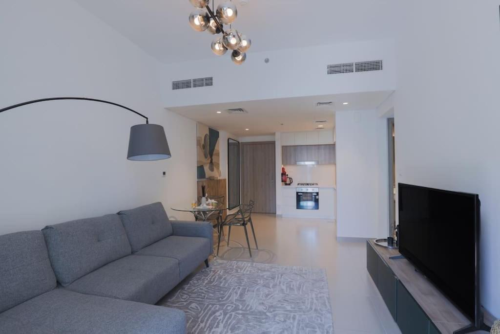 Chic 1 Bedroom In Prive Residence, Hills * Dubai