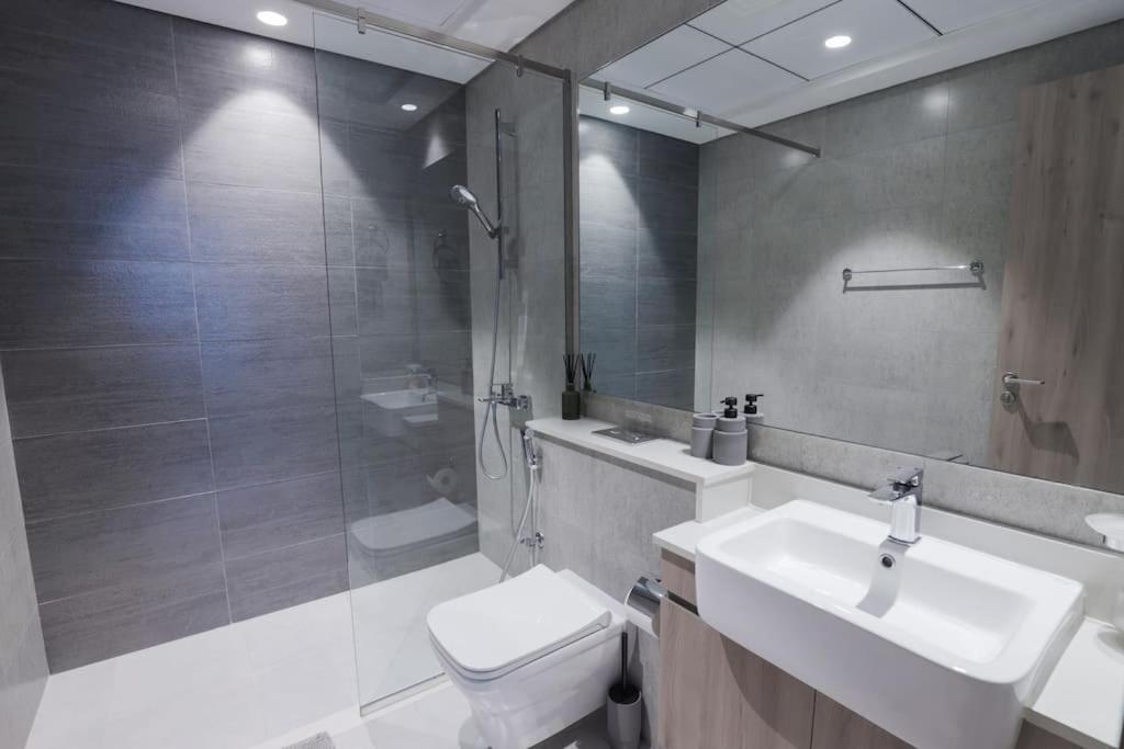 Apartment Chic 1 Bedroom In Prive Residence, Hills Dubai
