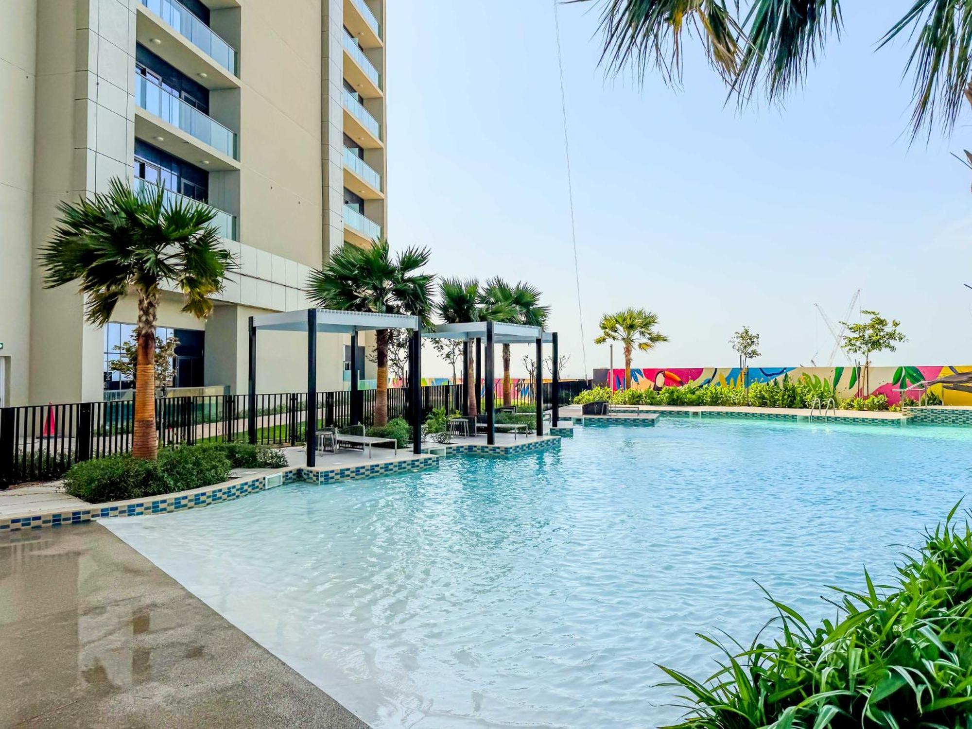 43rd Floor Stunner Luxe 2br In Business Bay Apartment Dubai