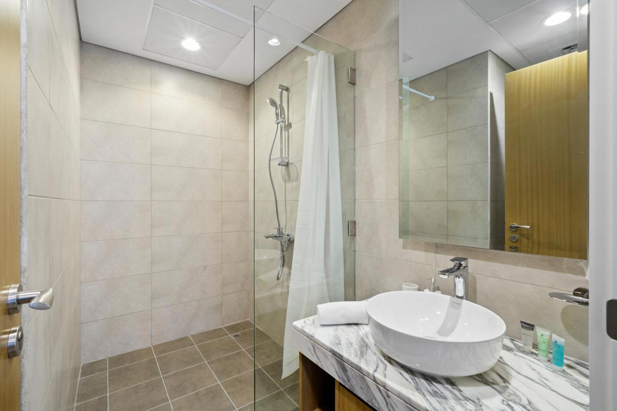 Apartment 43rd Floor Stunner Luxe 2br In Business Bay Dubai