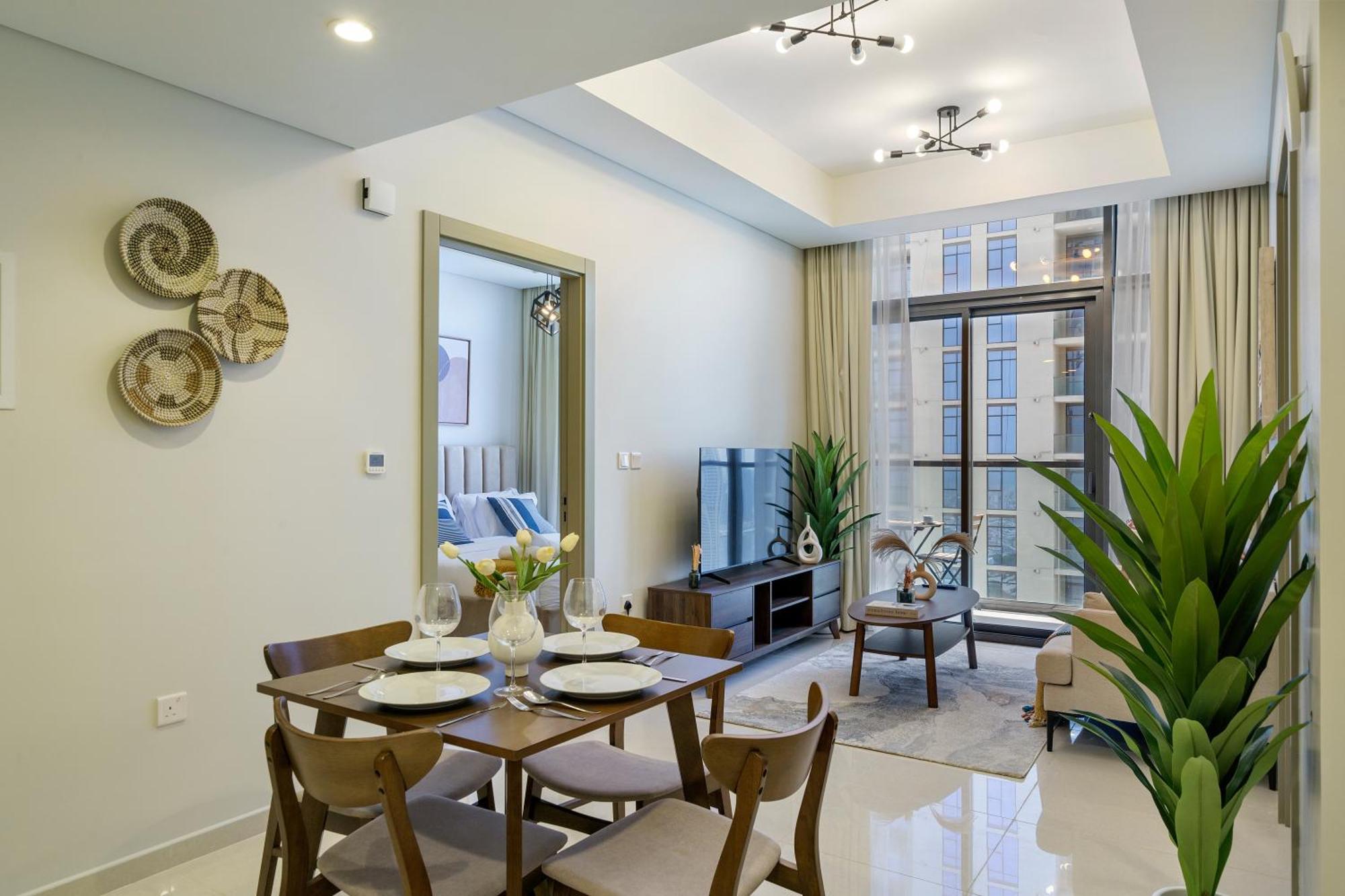 43rd Floor Stunner Luxe 2br In Business Bay Dubai