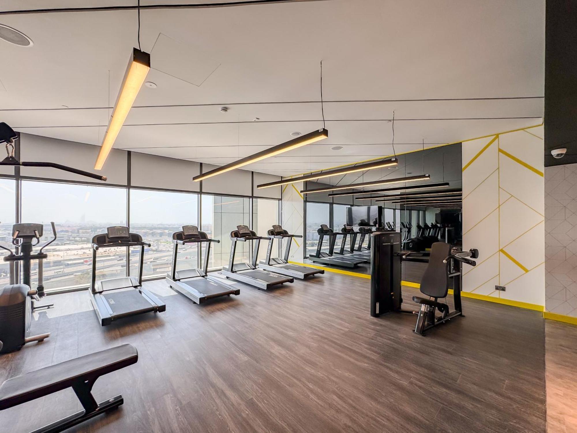 43rd Floor Stunner Luxe 2br In Business Bay * Dubai