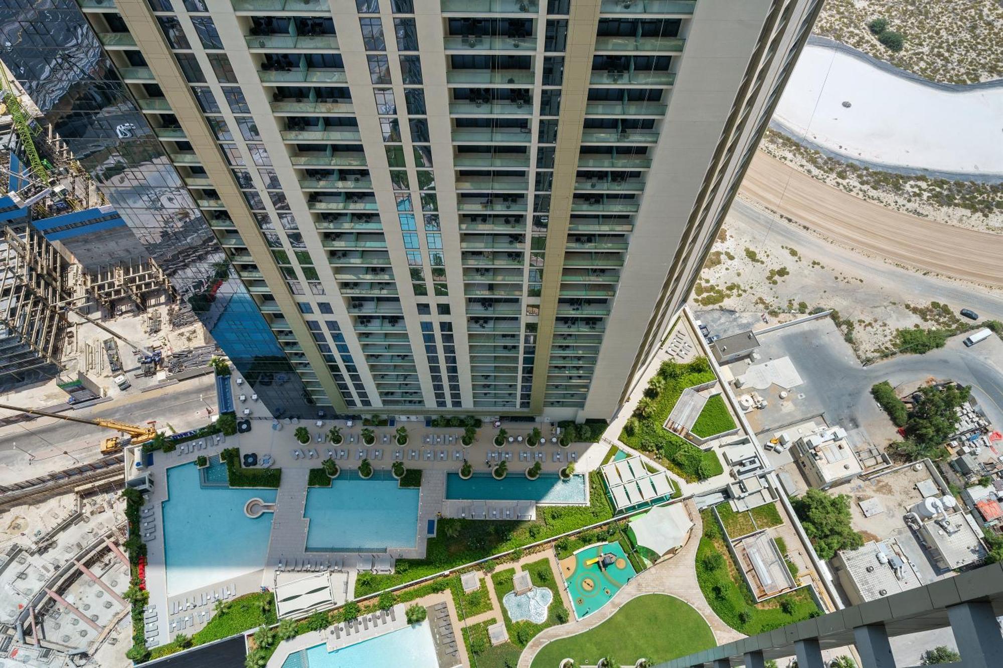 Apartment 43rd Floor Stunner Luxe 2br In Business Bay *