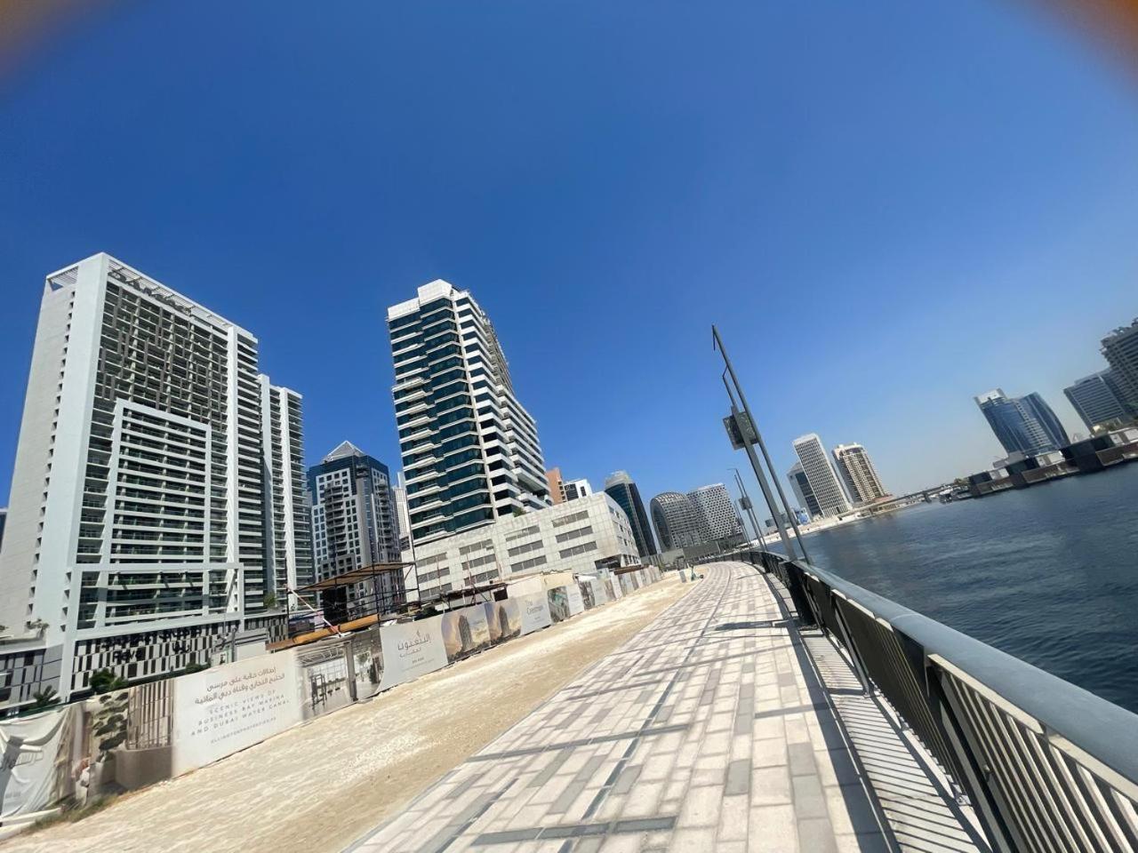 Business Bay Gem1 Bd With Scenic Canal Views Apartment *