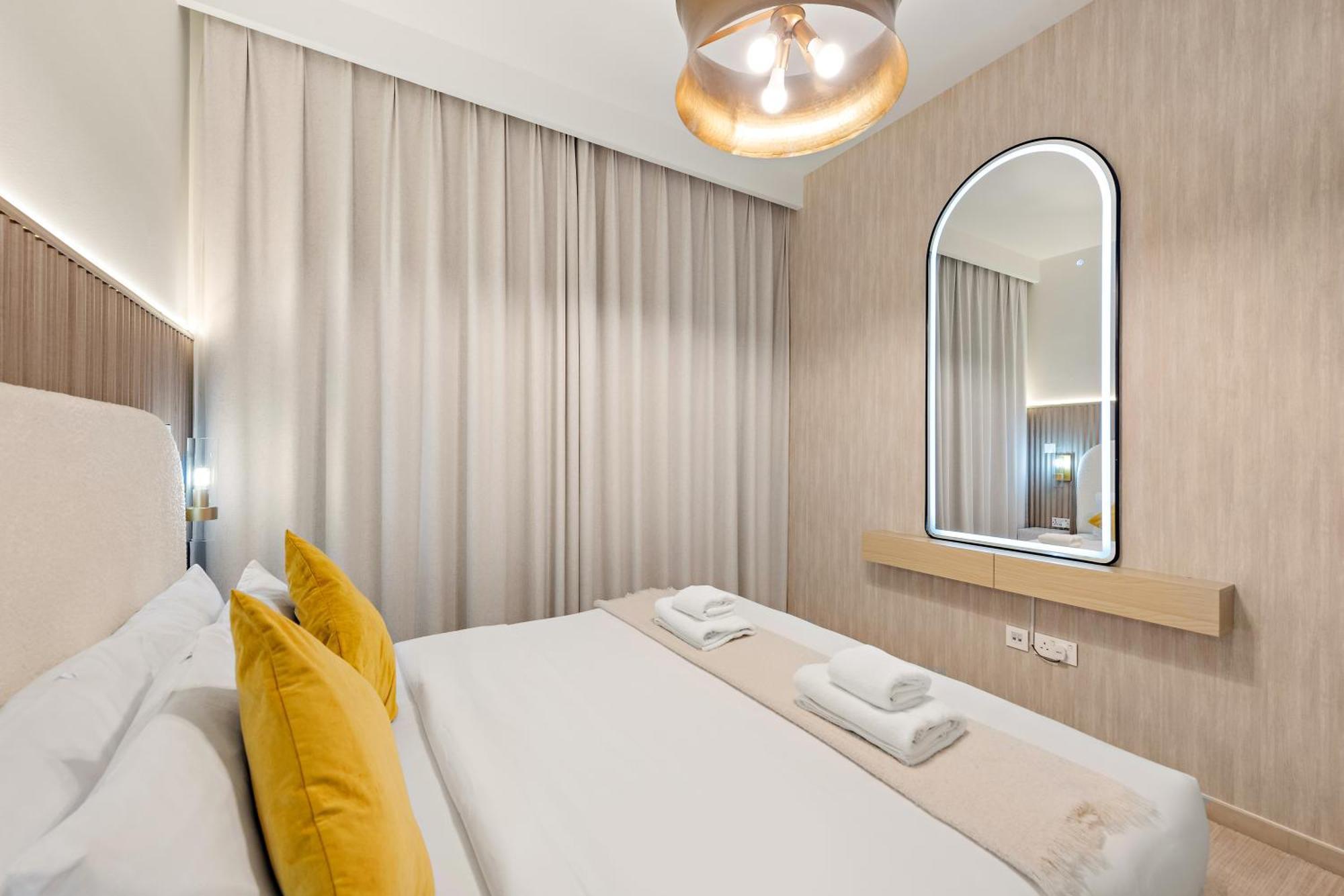 4br With Spacious Balcony & Stunning Burj Khalifa Views Apartment Dubai