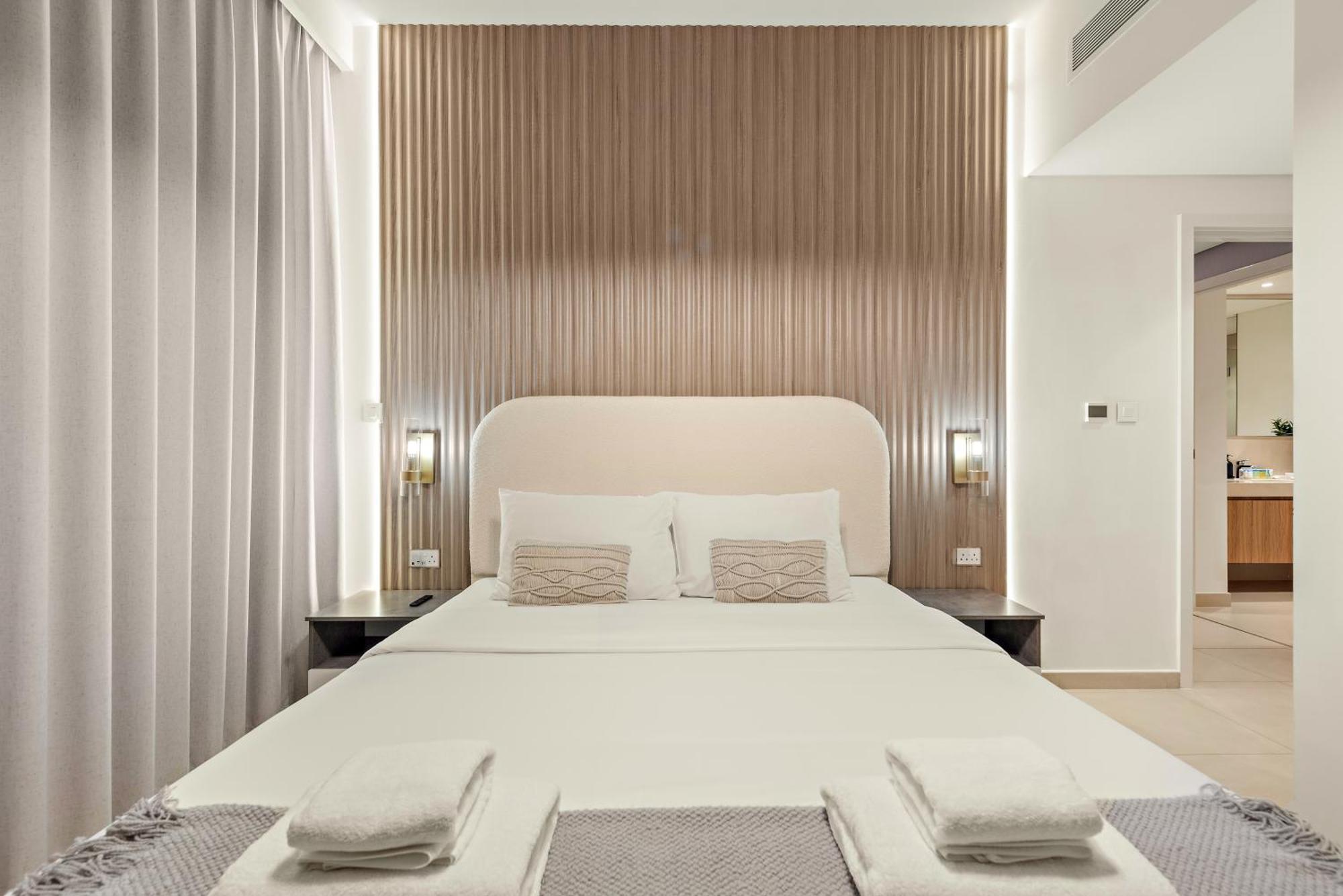 4br With Spacious Balcony & Stunning Burj Khalifa Views Dubai