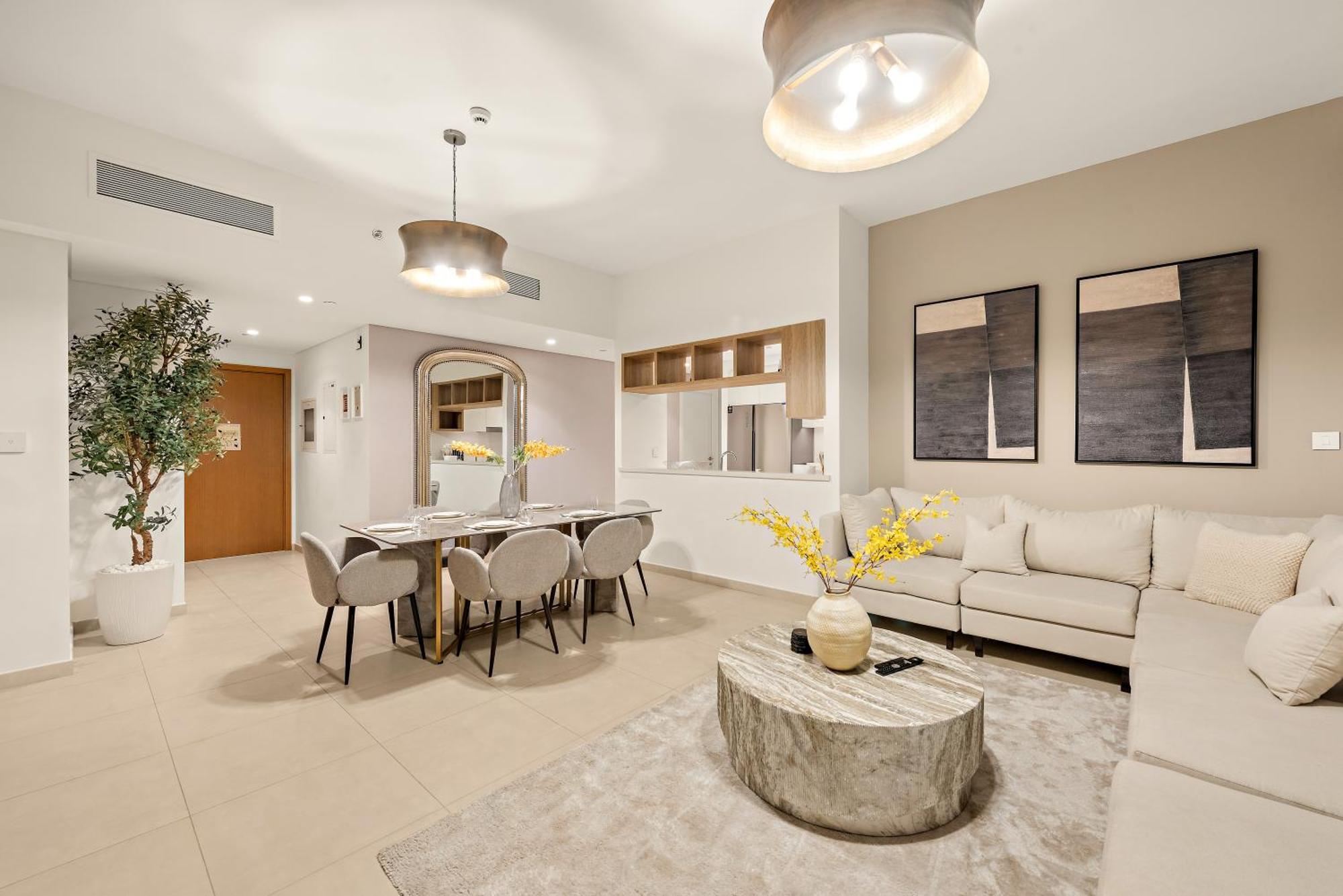 Apartment 4br With Spacious Balcony & Stunning Burj Khalifa Views Dubai