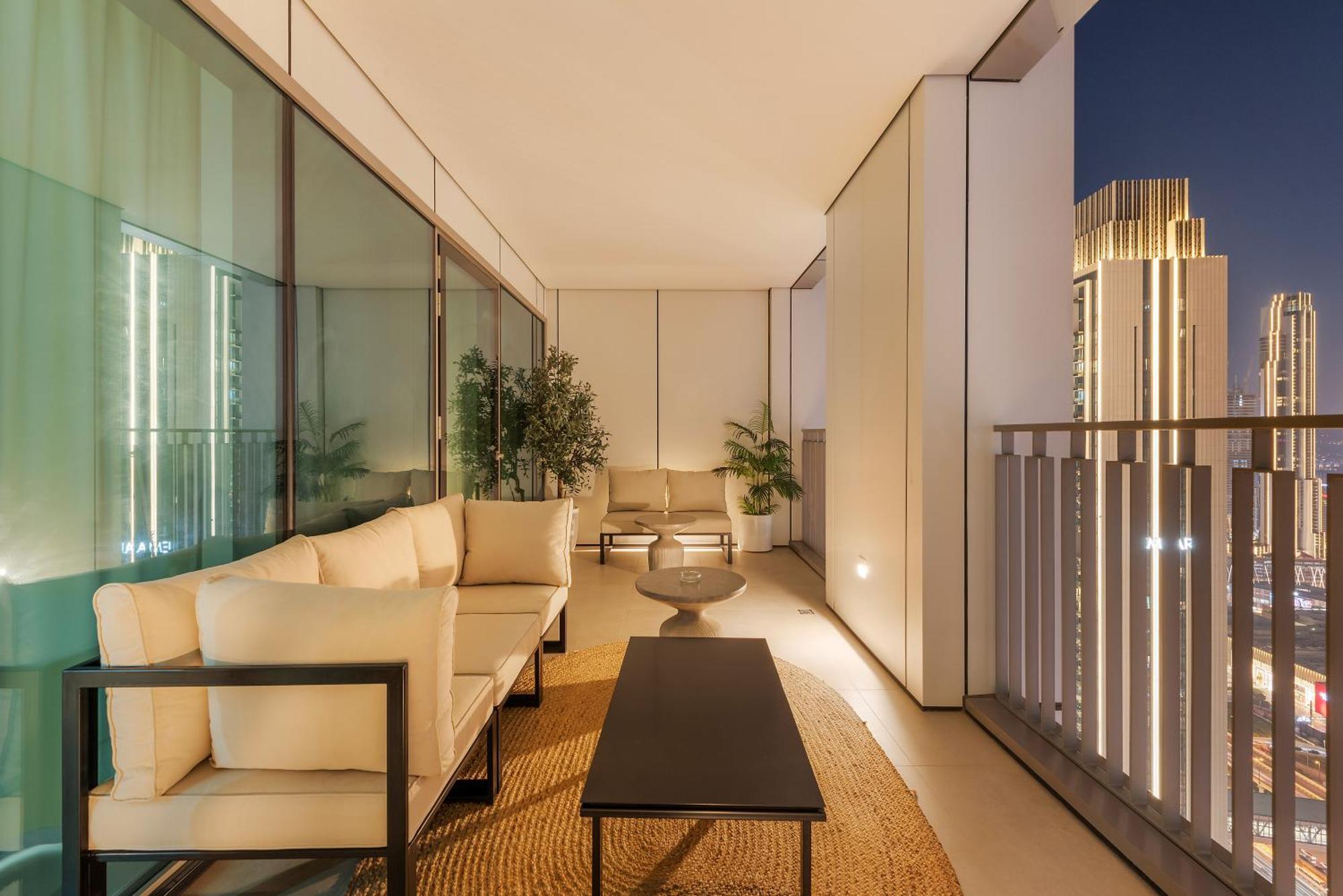 4br With Spacious Balcony & Stunning Burj Khalifa Views Apartment *
