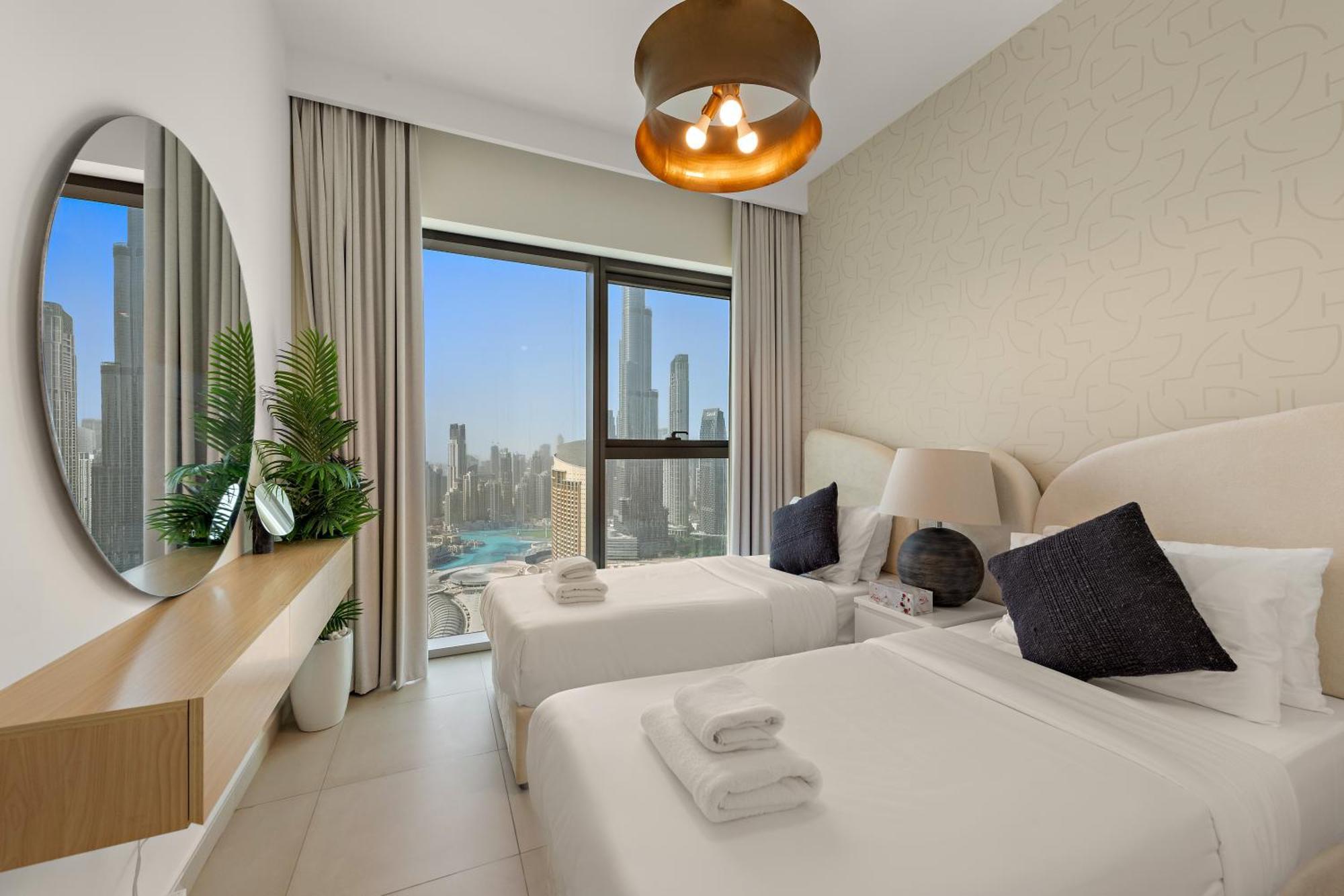 4br With Spacious Balcony & Stunning Burj Khalifa Views Dubai