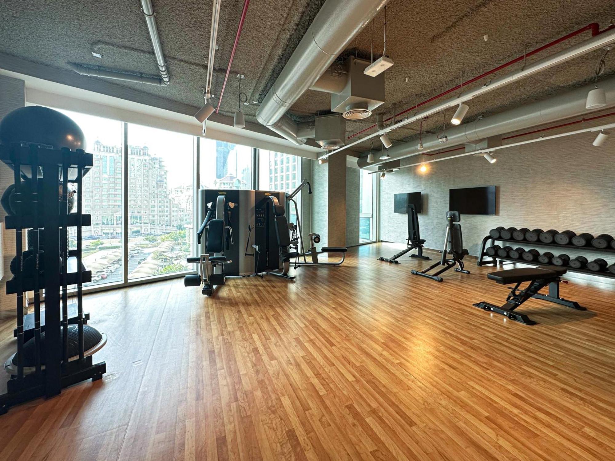 4br With Spacious Balcony & Stunning Burj Khalifa Views Apartment